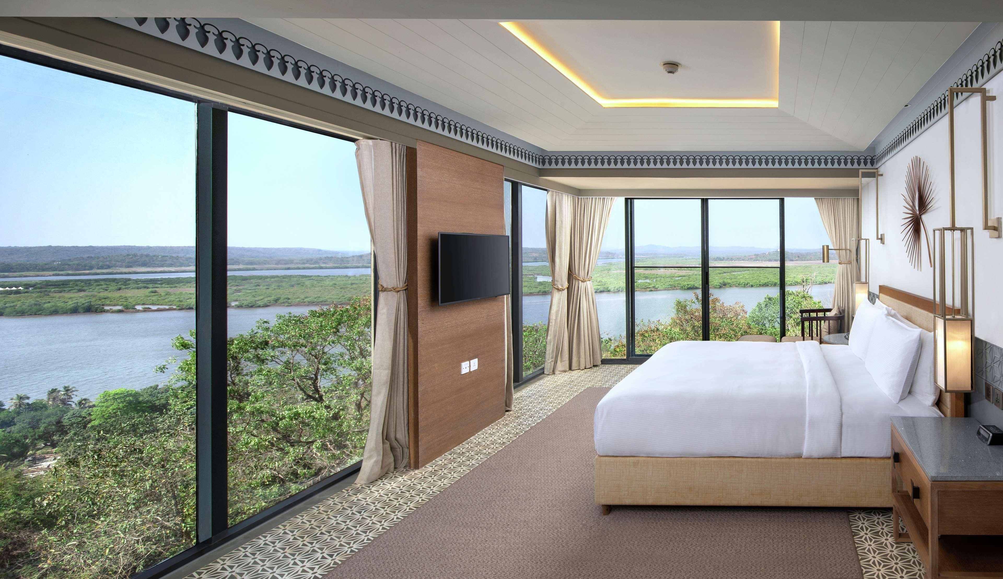 Doubletree By Hilton Goa - Panaji Exterior foto