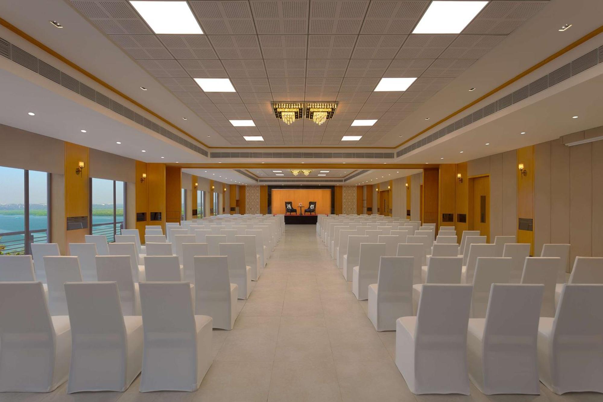 Doubletree By Hilton Goa - Panaji Exterior foto