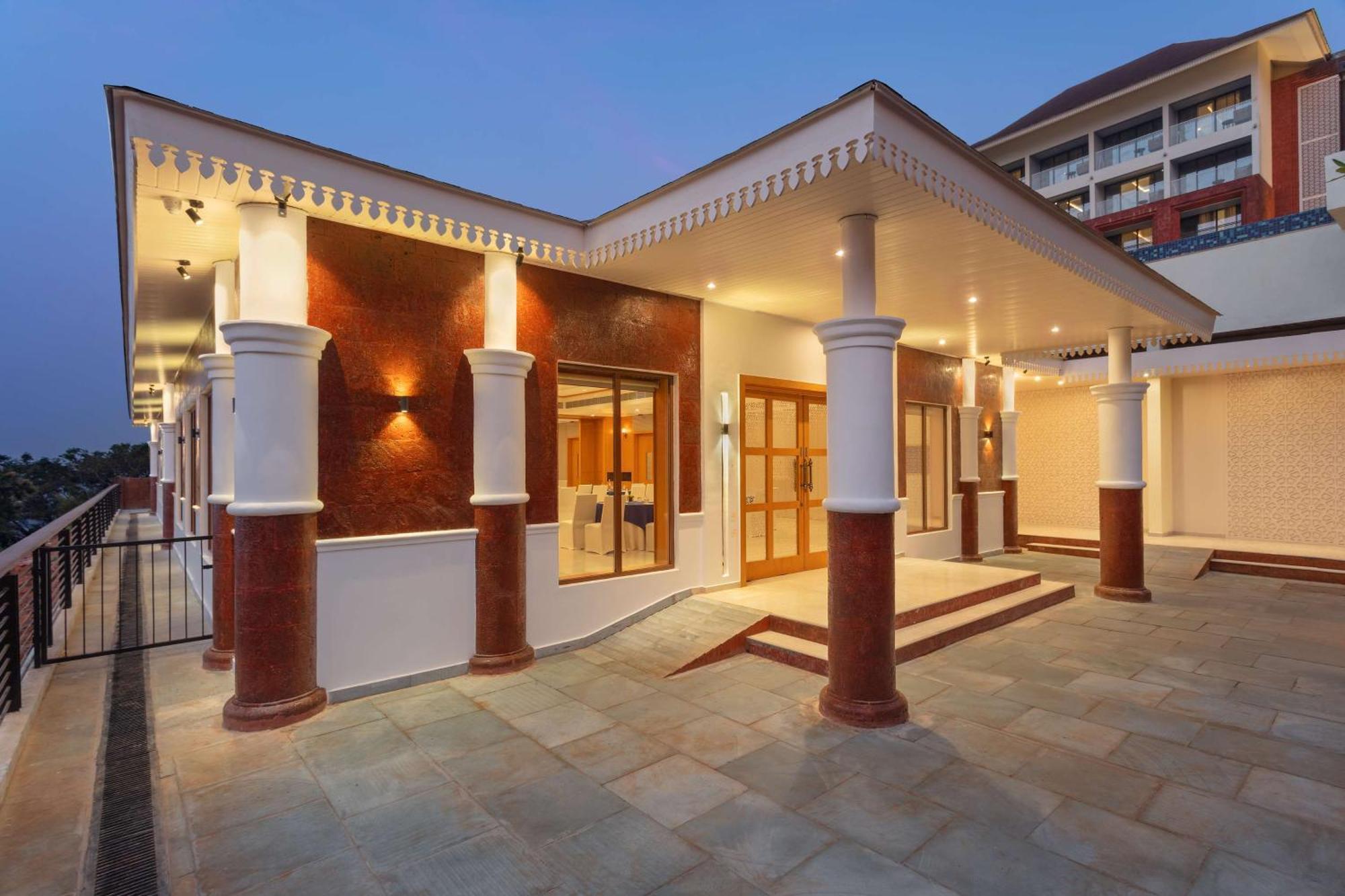 Doubletree By Hilton Goa - Panaji Exterior foto