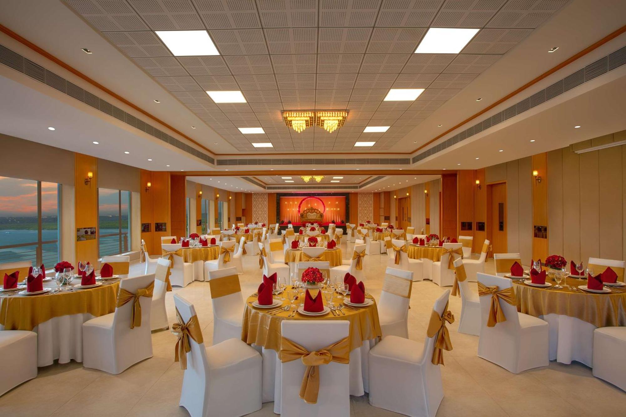 Doubletree By Hilton Goa - Panaji Exterior foto