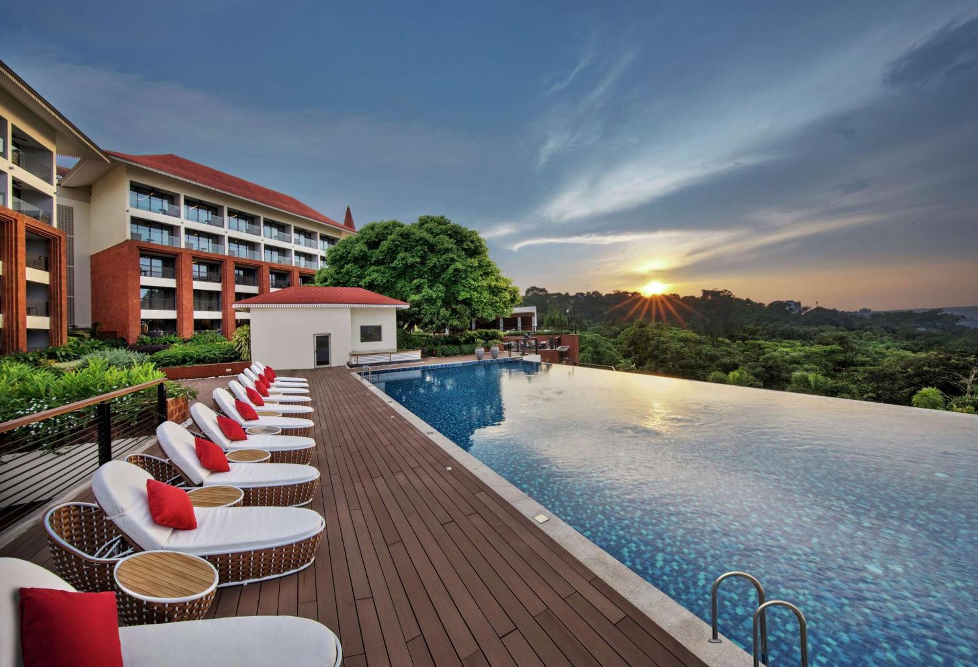 Doubletree By Hilton Goa - Panaji Exterior foto