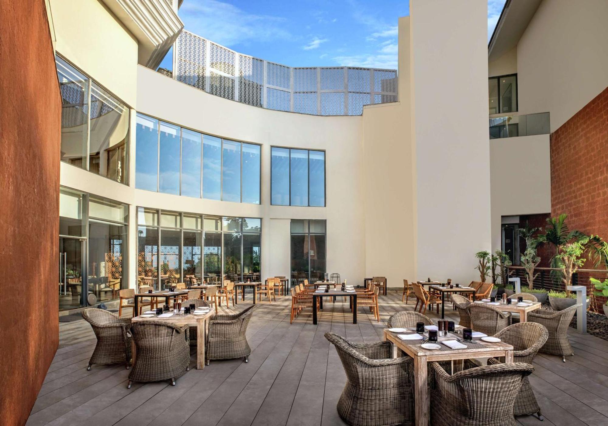 Doubletree By Hilton Goa - Panaji Exterior foto